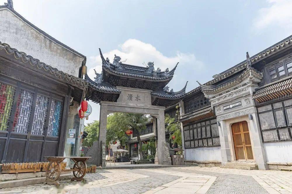 迷失在街头的男孩